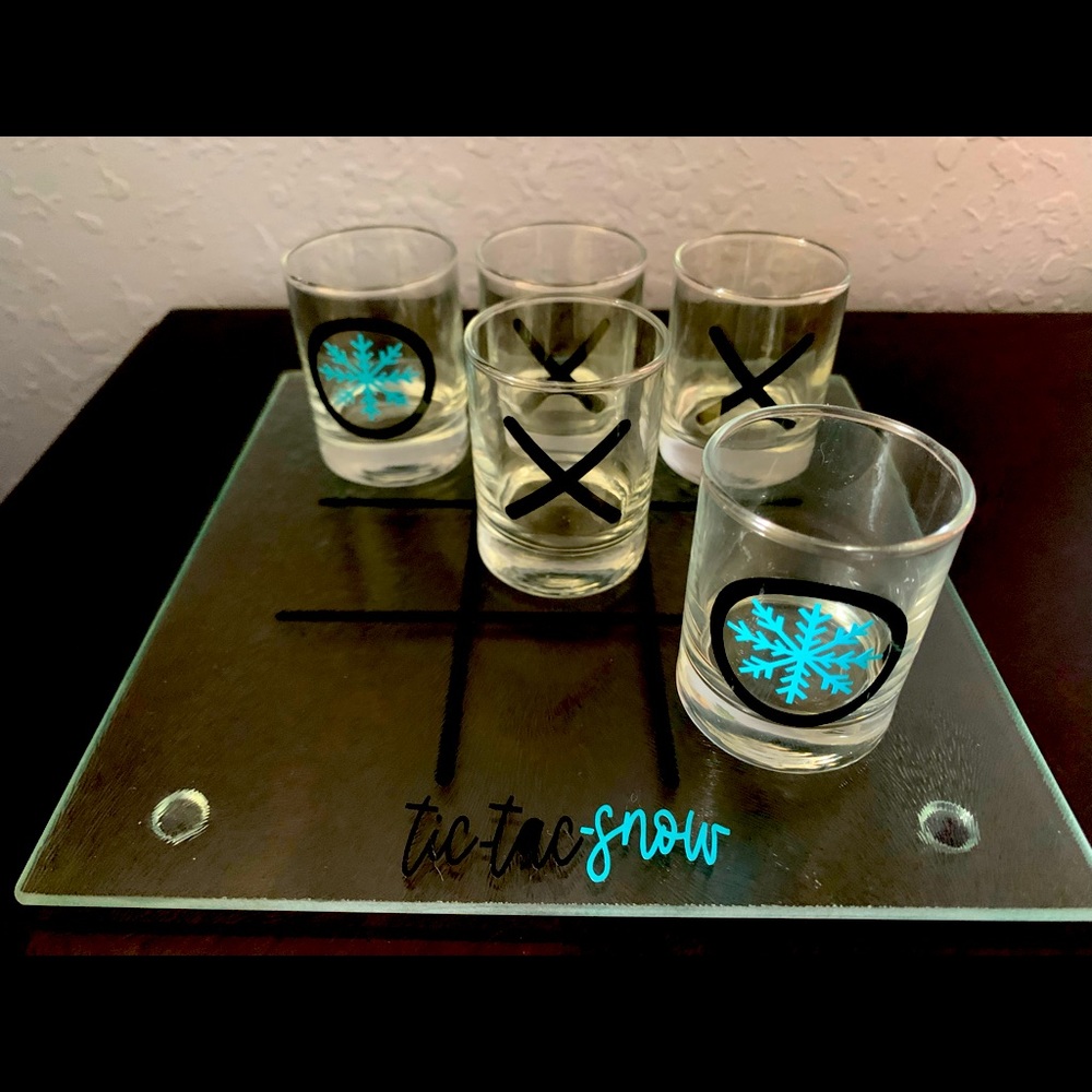 Glass Shot Tic Tac Toe (Snow)